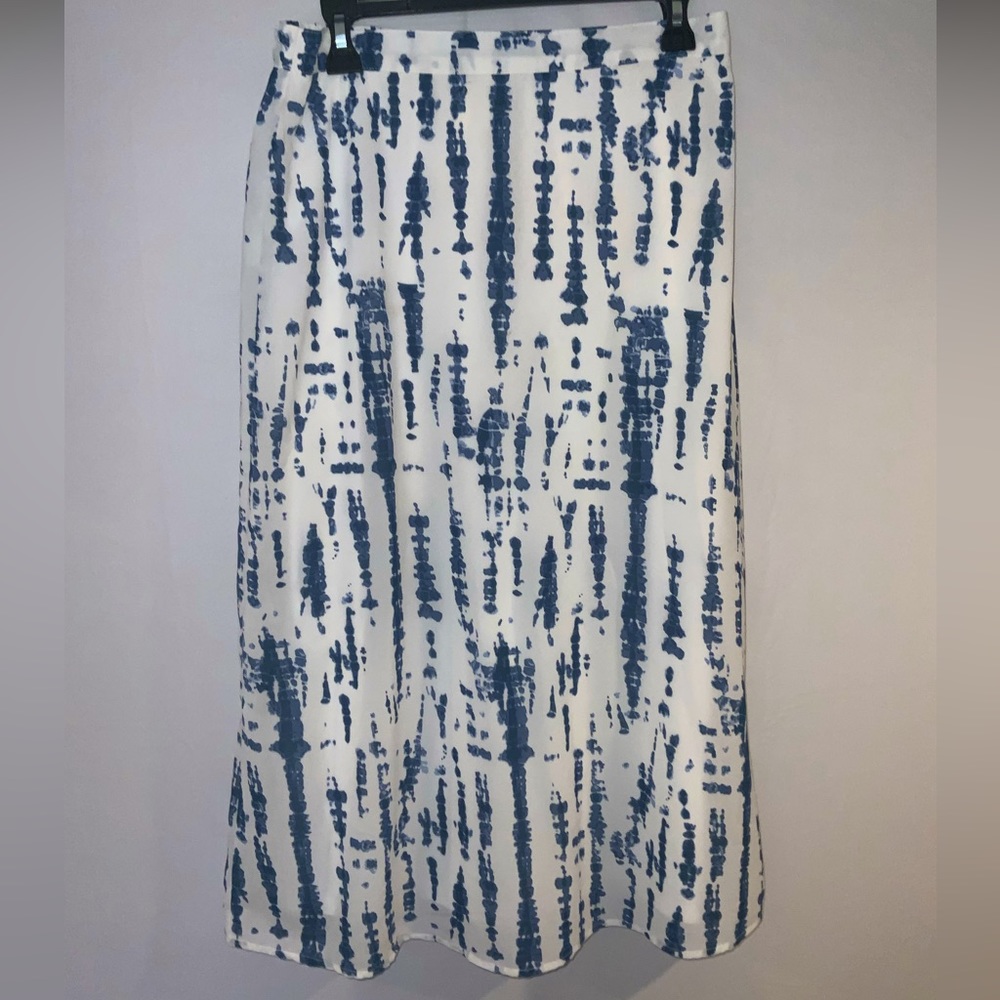 A Midi skirt from Japna